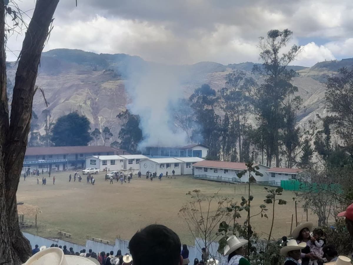 Según reporte: explosivos e incendio en colegio de Celendín suspenden votación en 13 mesas